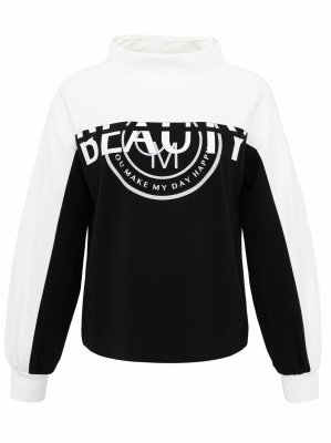 monari1_809143-999_1765813018